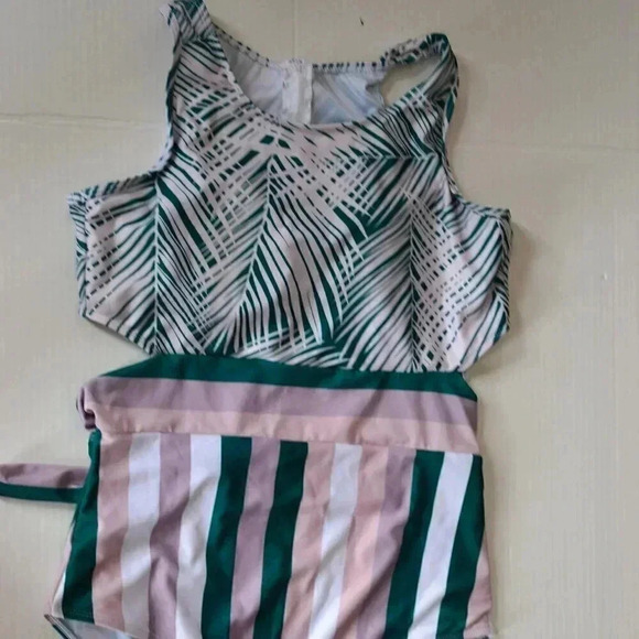 Pair of Bathing Suits - Picture 6 of 13